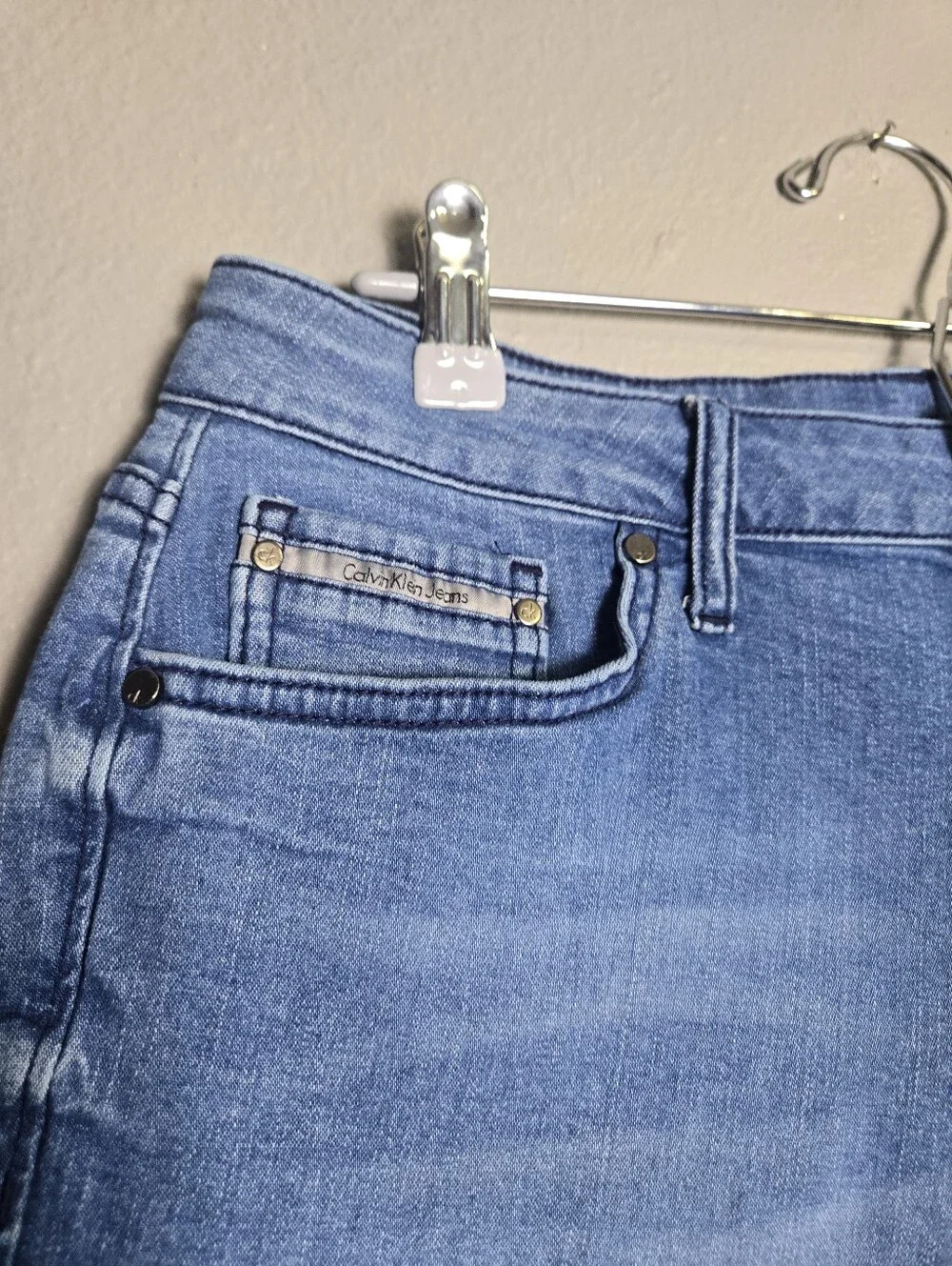 Calvin Klein City Short Size 10 Medium Wash